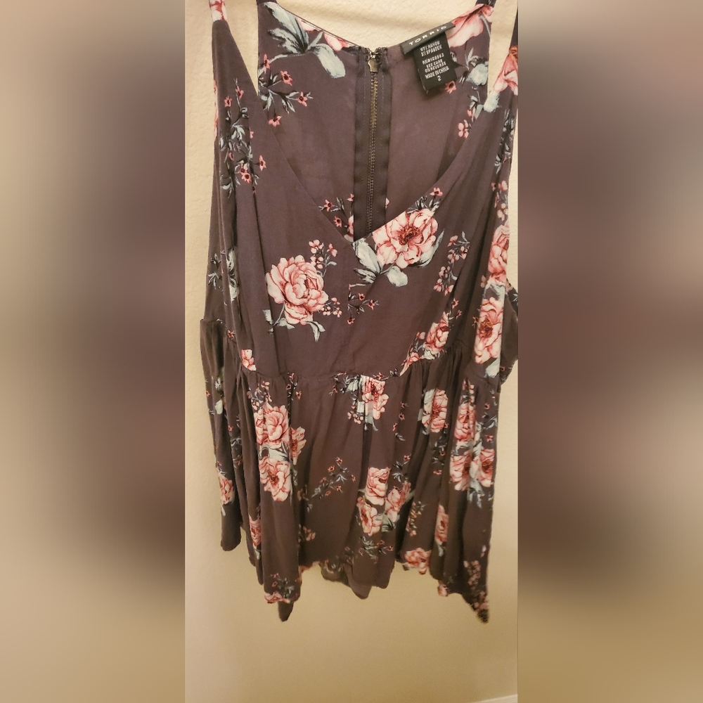 Gray Floral V Neck Tank